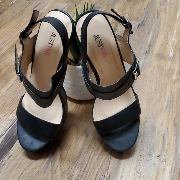 Heels - Picture 3 of 4